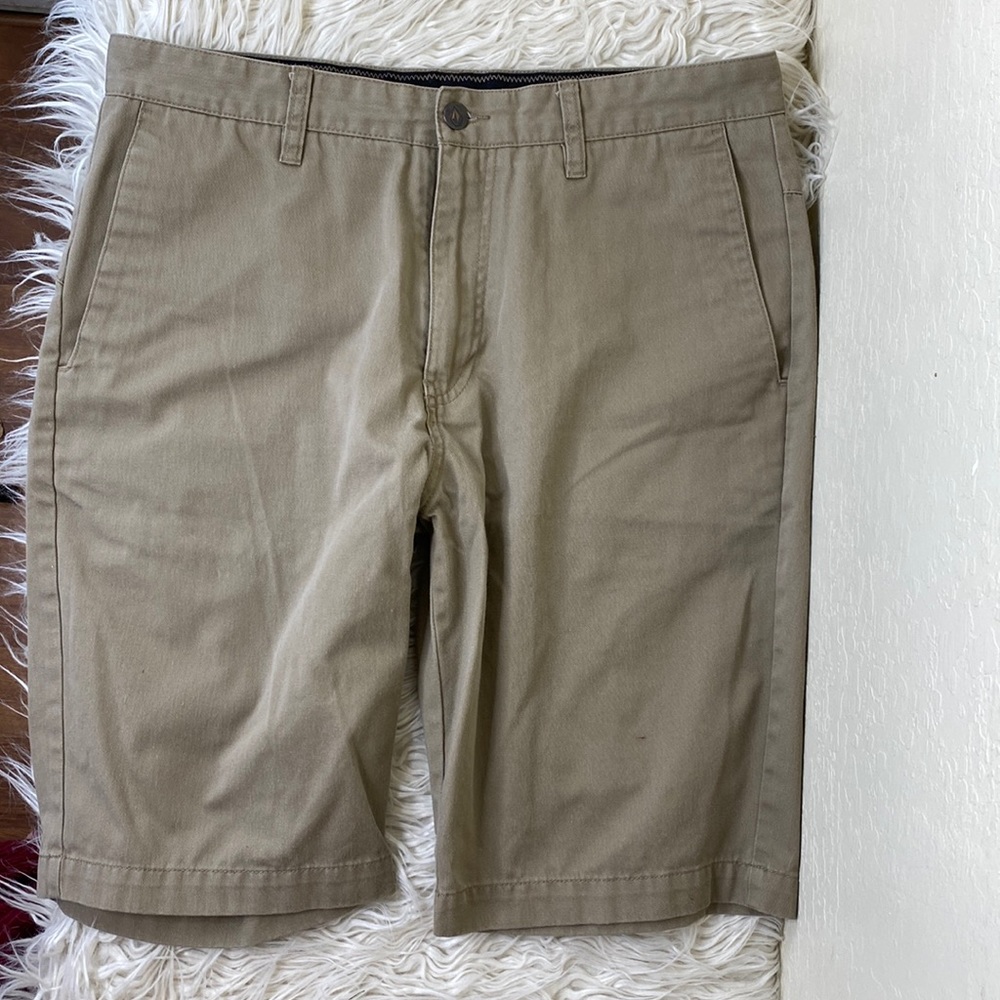 VOLCOM FLAT FRONT SHORTS